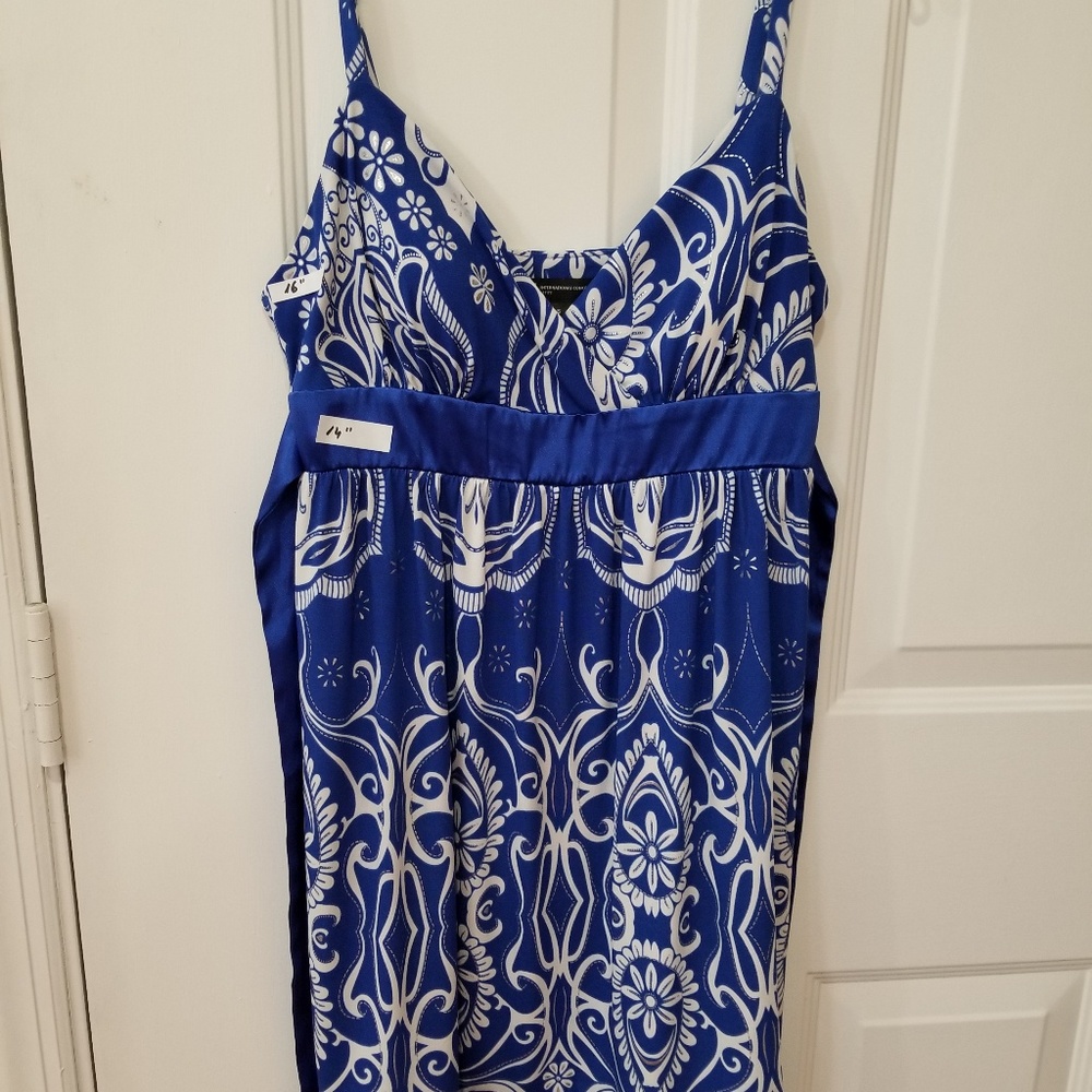 Dress - Picture 3 of 3